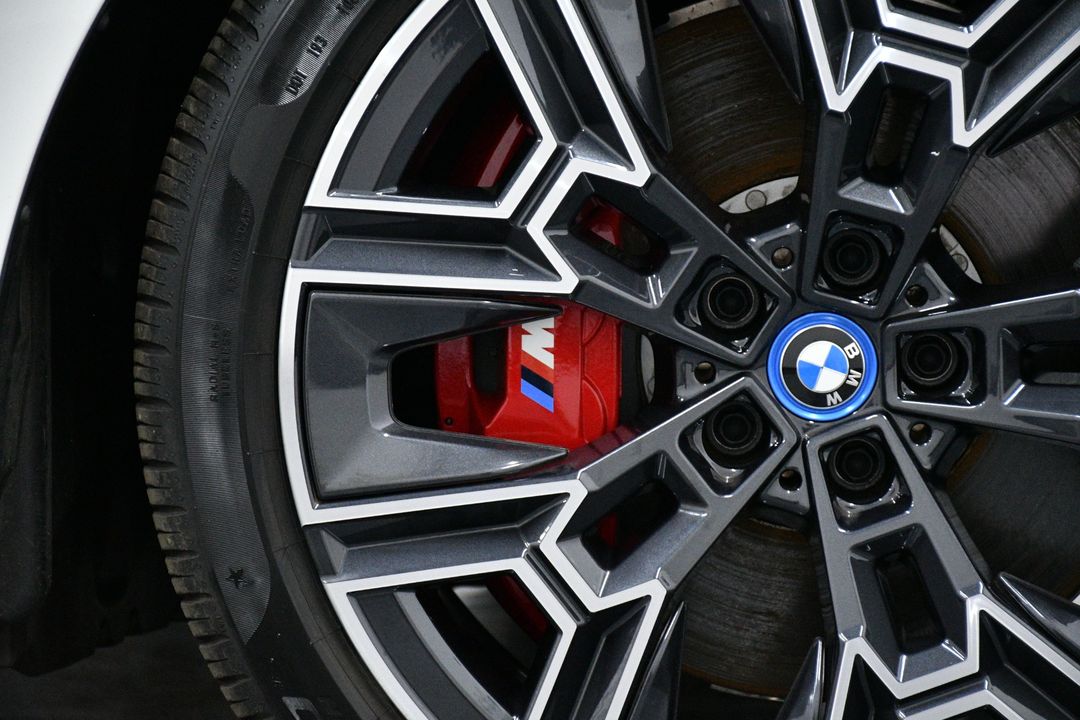 2025 BMW i5