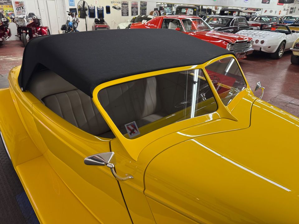1933 Ford Roadster