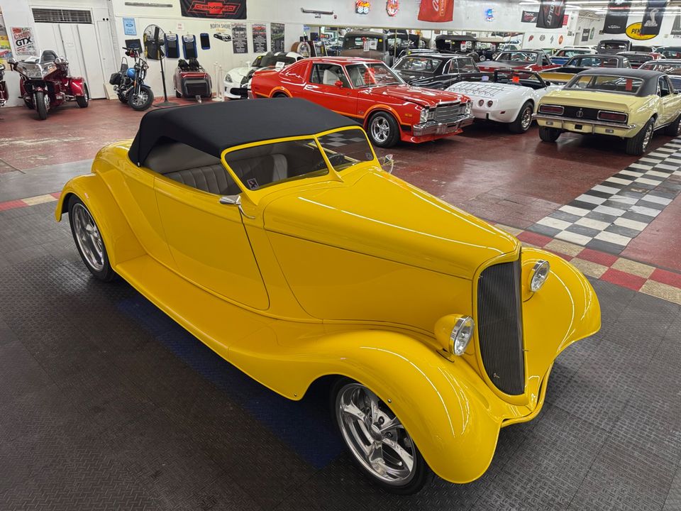 1933 Ford Roadster