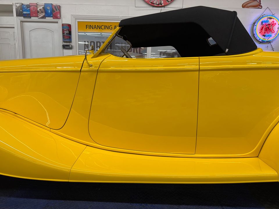 1933 Ford Roadster