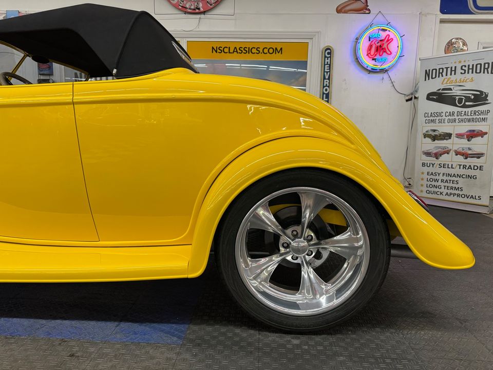 1933 Ford Roadster