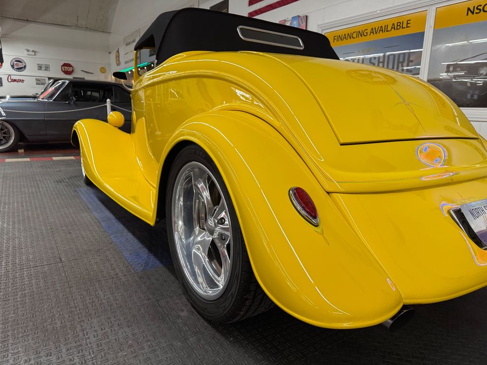 1933 Ford Roadster