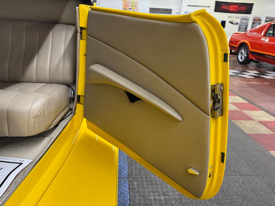 1933 Ford Roadster