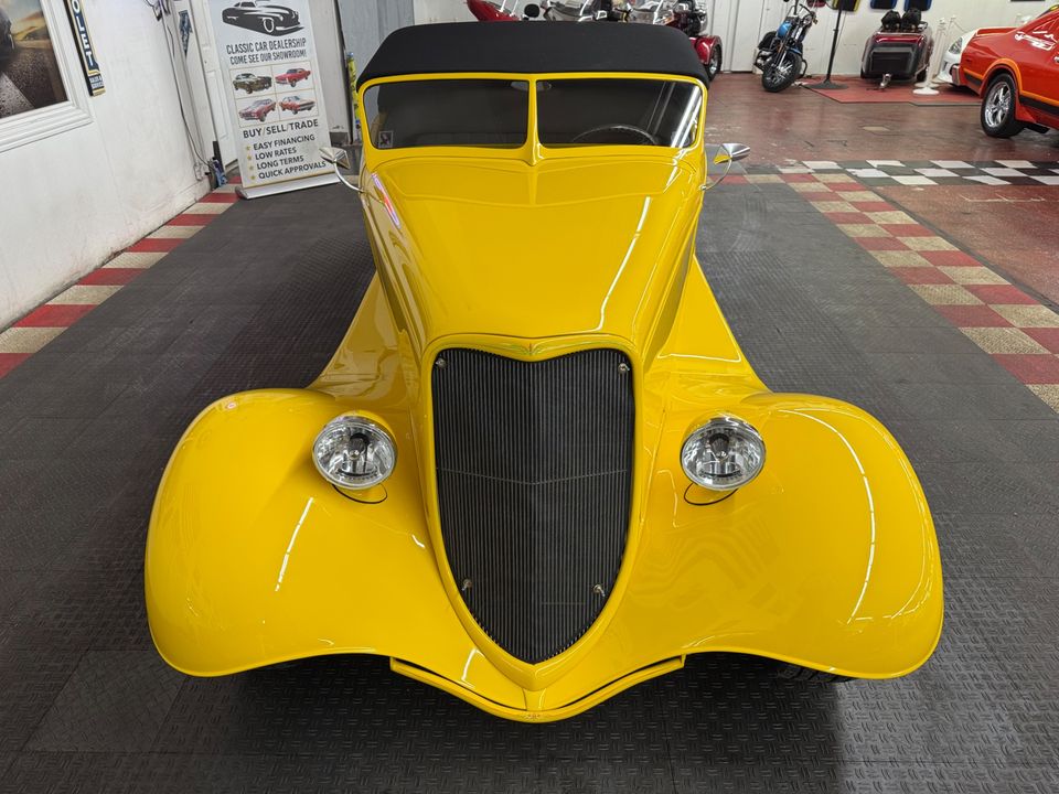 1933 Ford Roadster