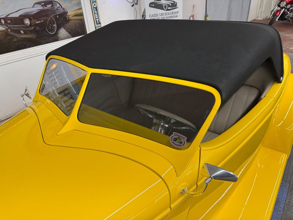 1933 Ford Roadster