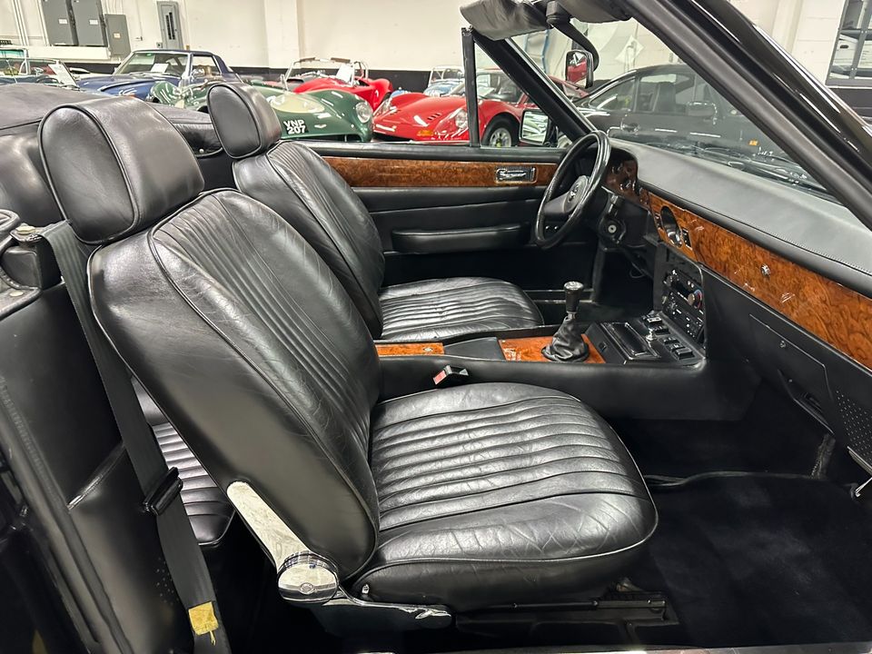 1986 Aston Martin V8 Volante