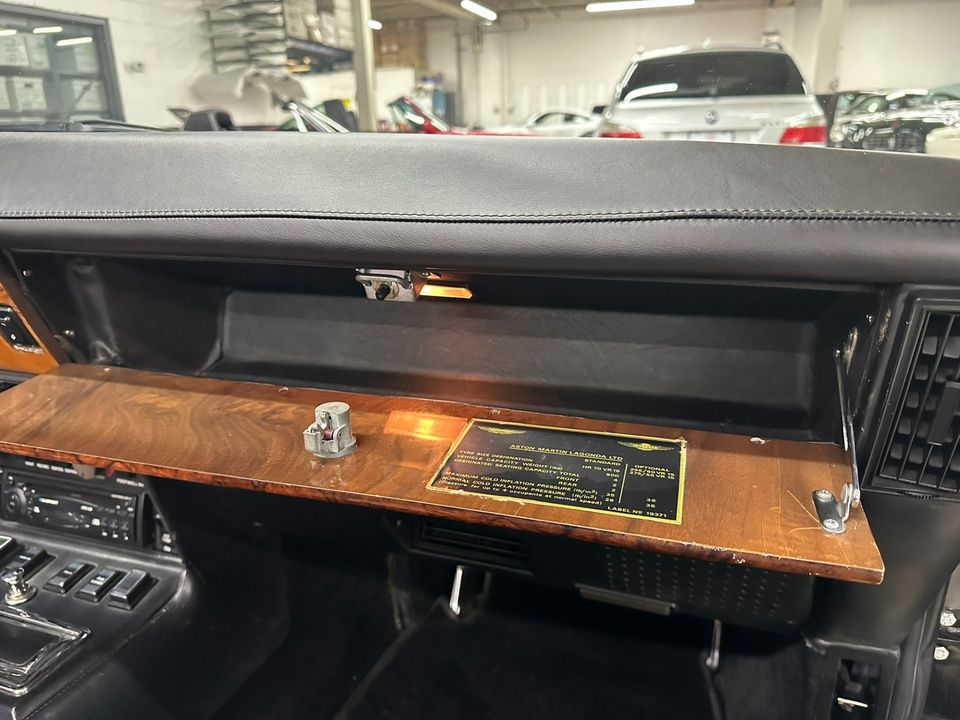 1986 Aston Martin V8 Volante