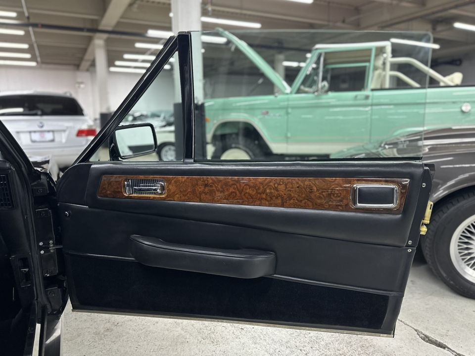 1986 Aston Martin V8 Volante