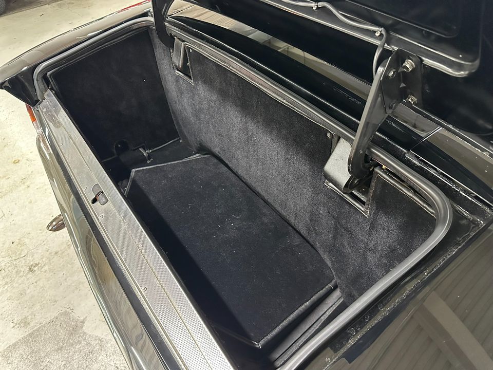 1986 Aston Martin V8 Volante