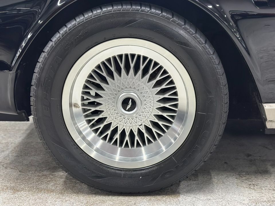 1986 Aston Martin V8 Volante