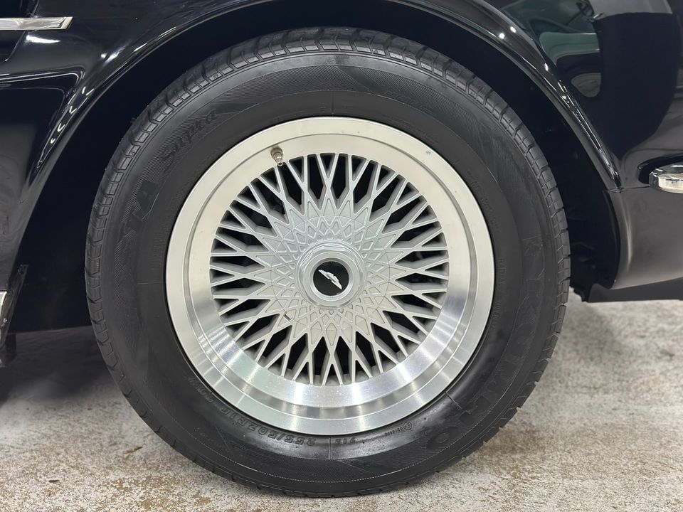 1986 Aston Martin V8 Volante