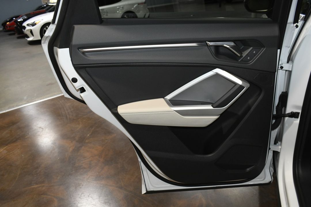2022 Audi Q3