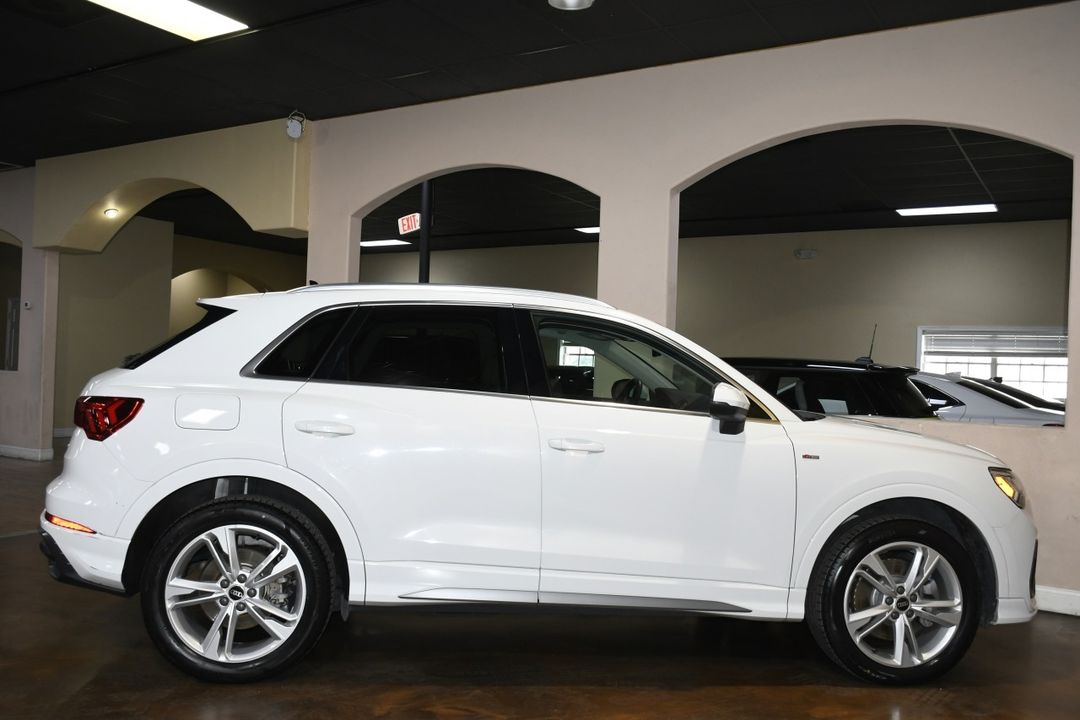 2022 Audi Q3