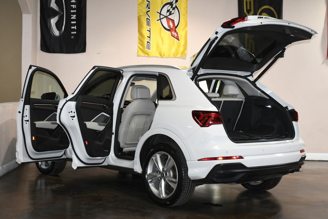 2022 Audi Q3