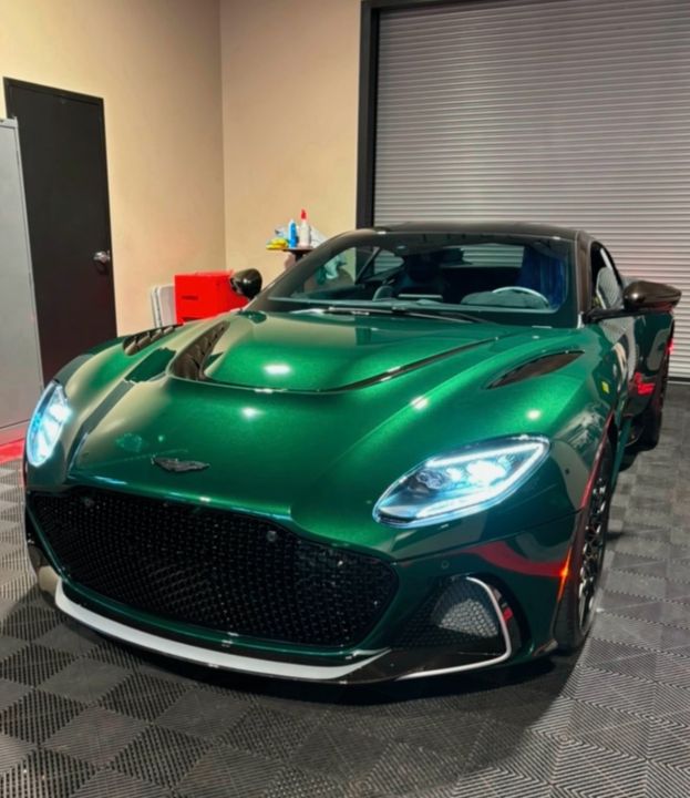 2023 Aston Martin DBS