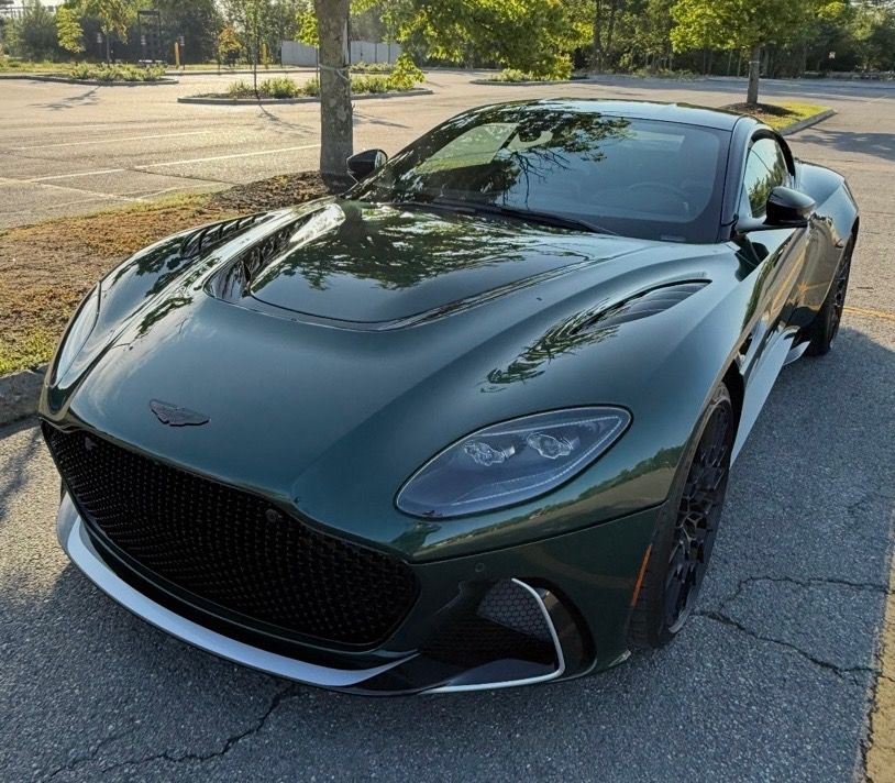 2023 Aston Martin DBS