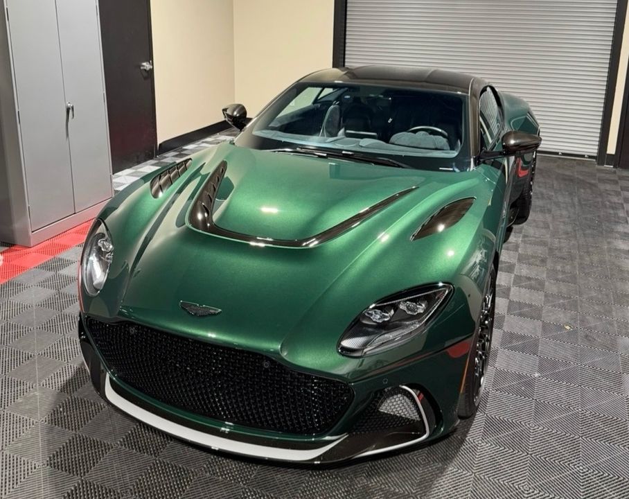 2023 Aston Martin DBS