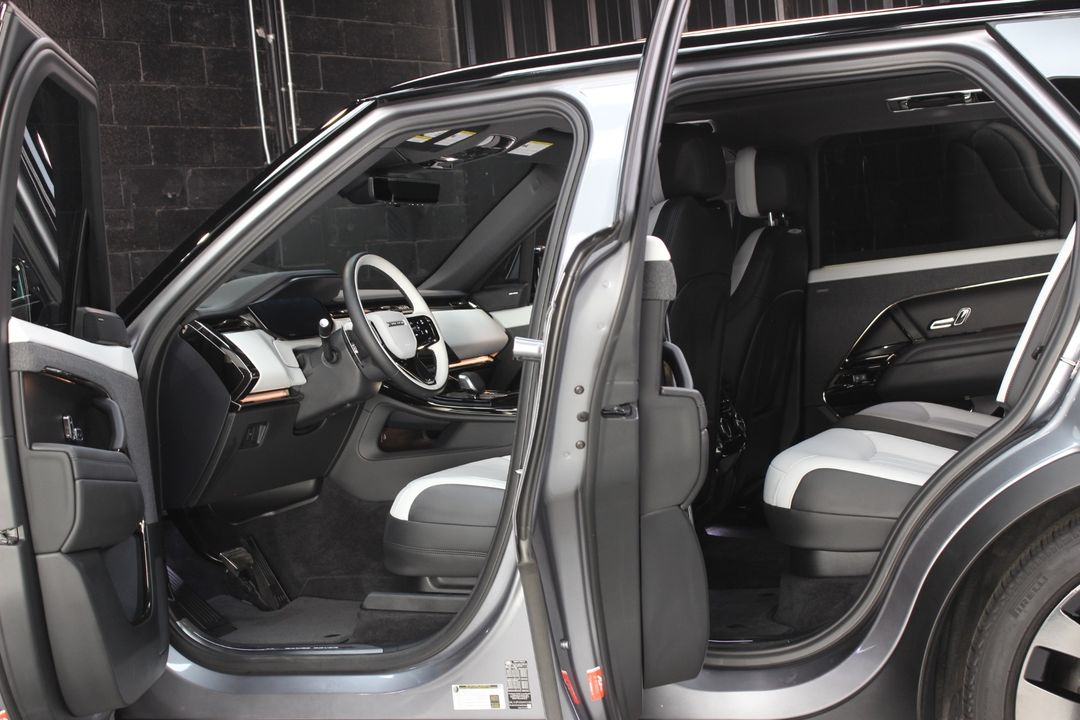 2025 Land Rover Range Rover Sport