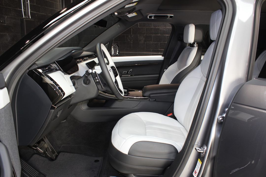 2025 Land Rover Range Rover Sport