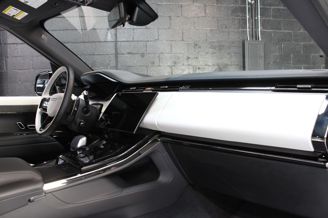 2025 Land Rover Range Rover Sport