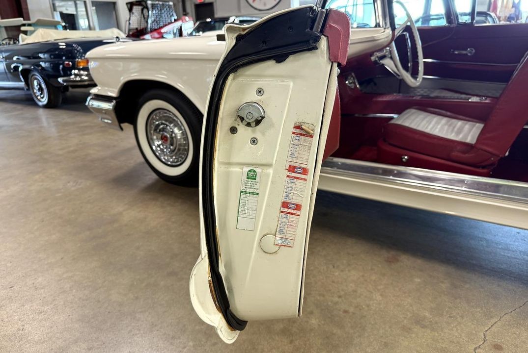 1959 Ford Thunderbird Hardtop