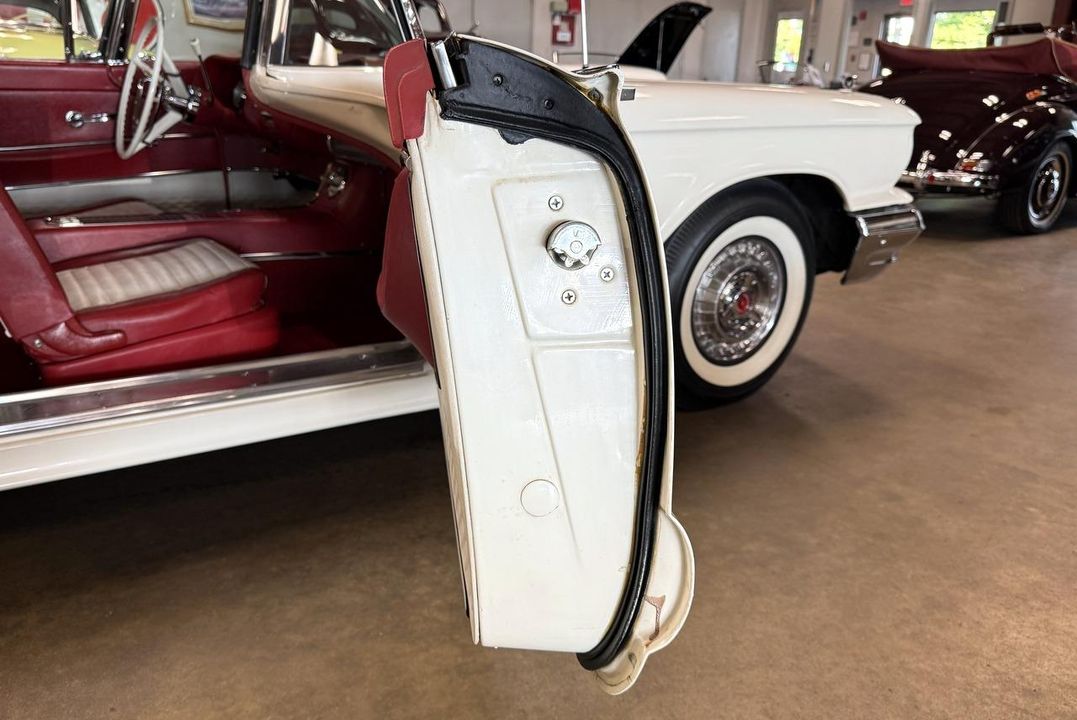 1959 Ford Thunderbird Hardtop