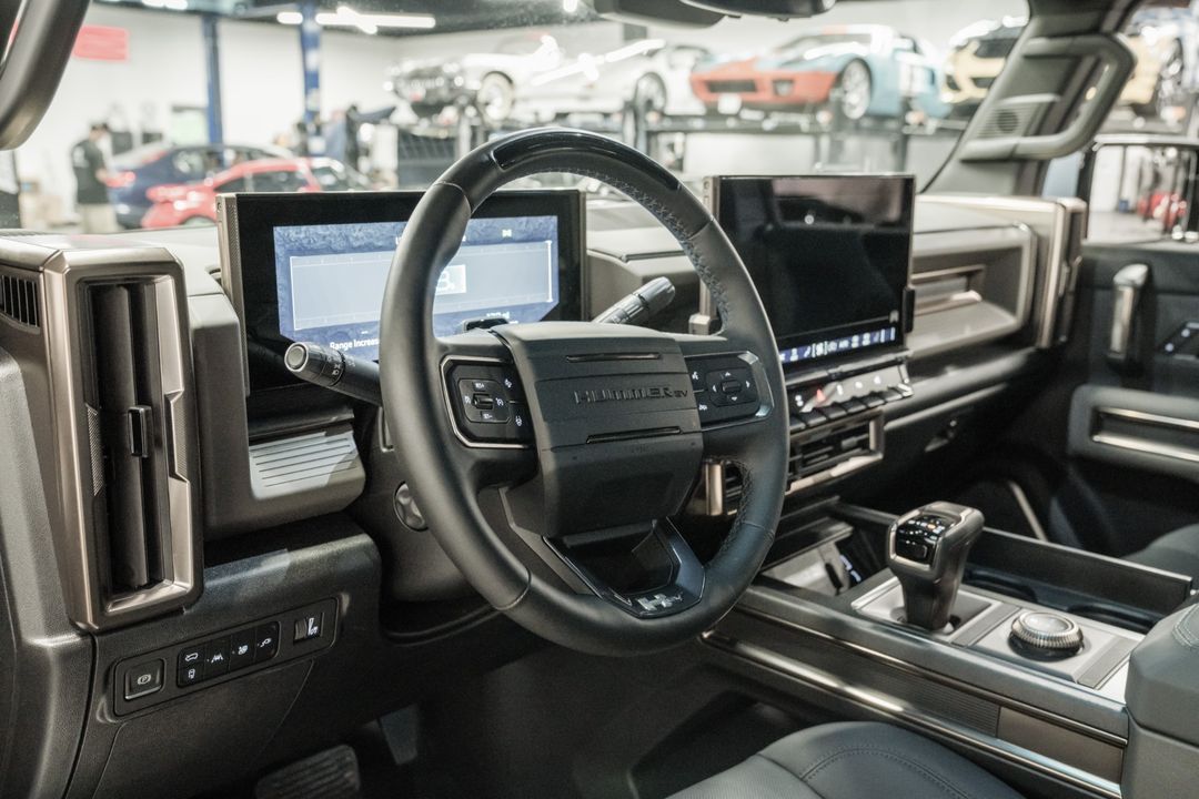 2024 GMC HUMMER EV