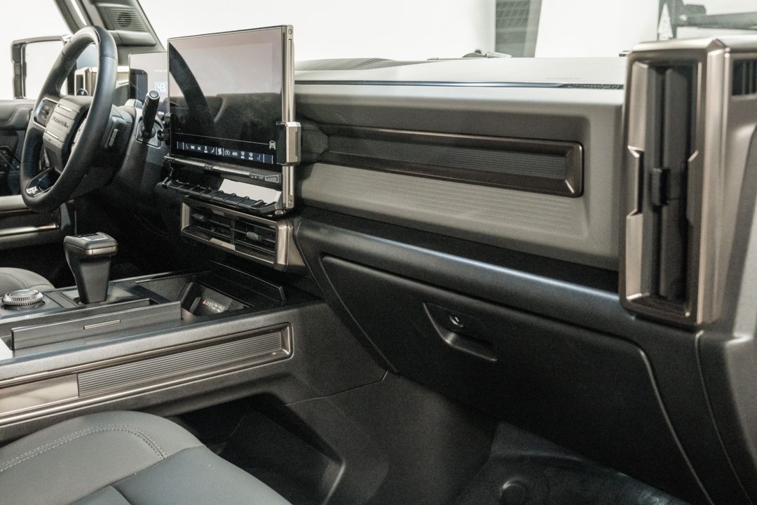 2024 GMC HUMMER EV