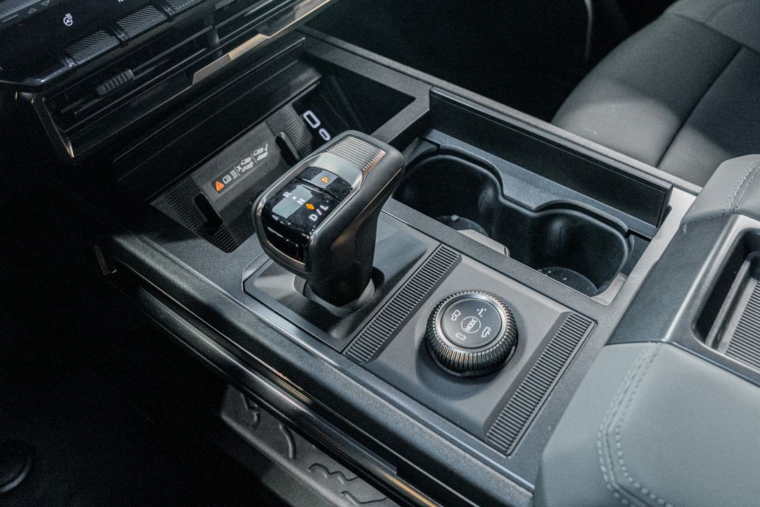 2024 GMC HUMMER EV