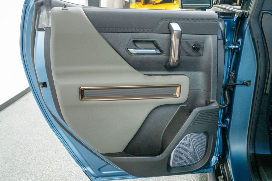 2024 GMC HUMMER EV