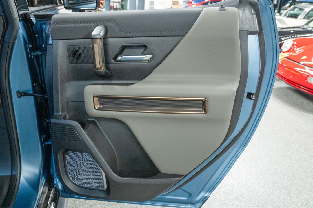 2024 GMC HUMMER EV