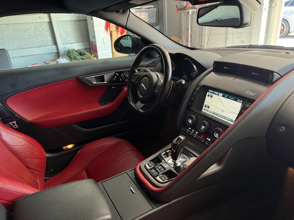 2017 Jaguar F-TYPE