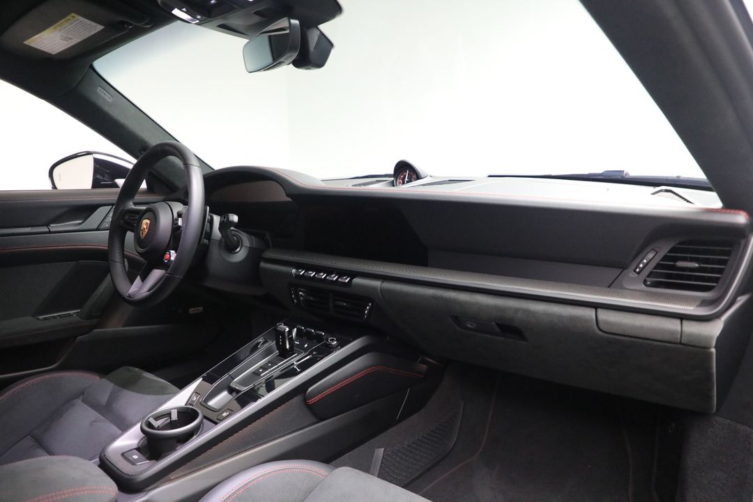 2025 Porsche 911