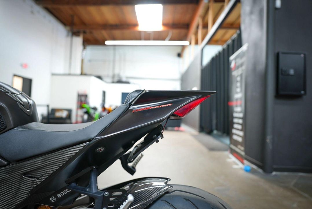 2019 Aprilia RSV4 RF