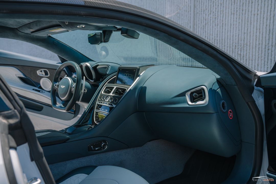 2019 Aston Martin DBS