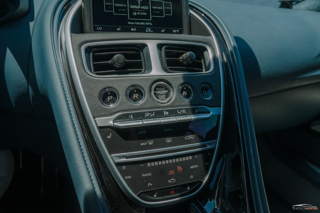 2019 Aston Martin DBS