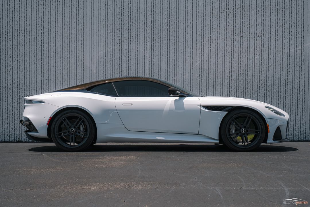 2019 Aston Martin DBS