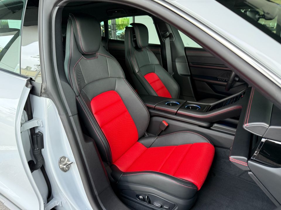 2024 Porsche Taycan
