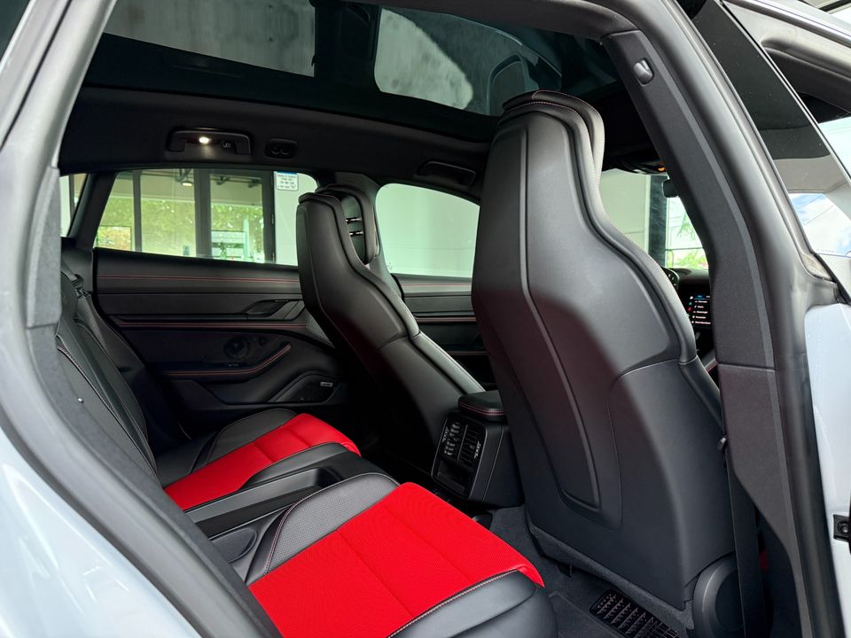 2024 Porsche Taycan