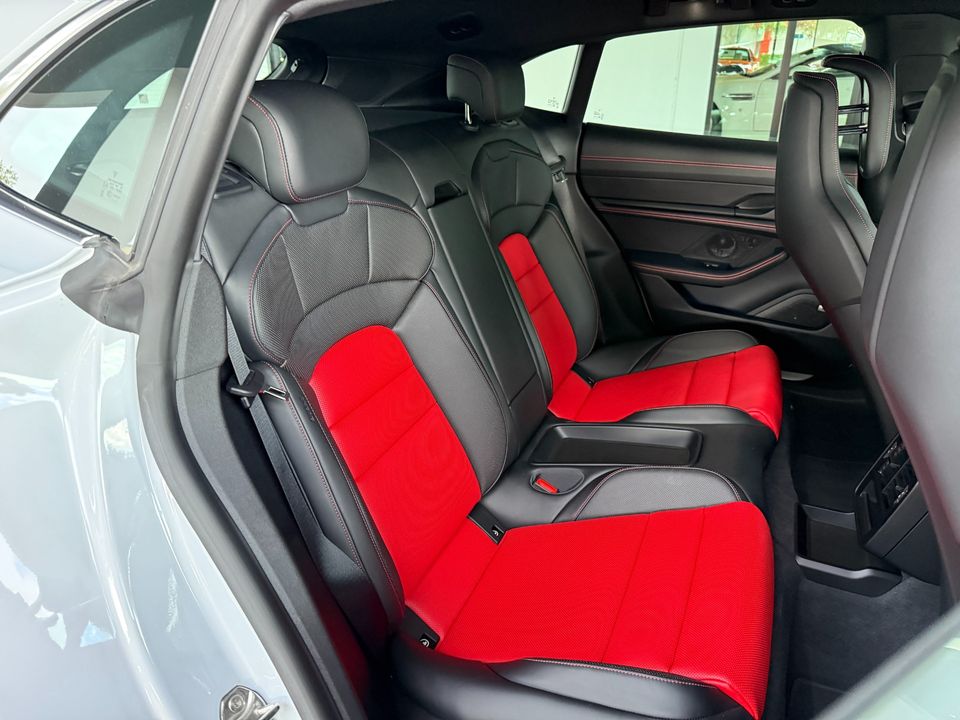 2024 Porsche Taycan