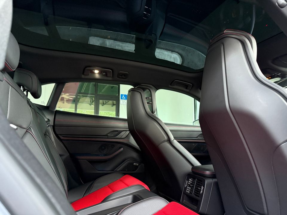 2024 Porsche Taycan