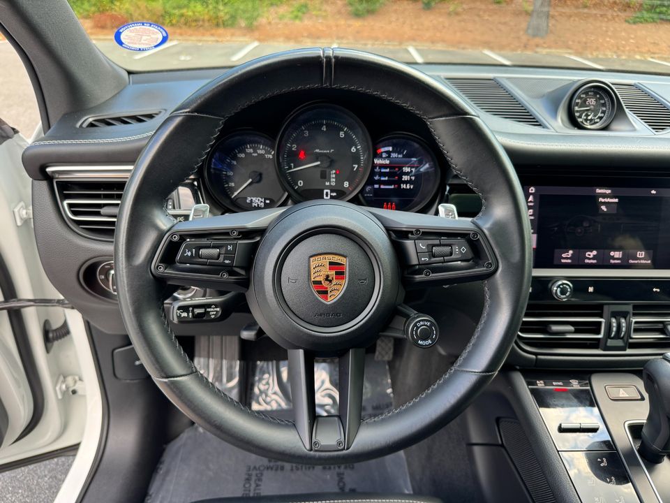 2023 Porsche Macan T