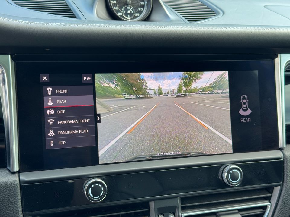 2023 Porsche Macan T