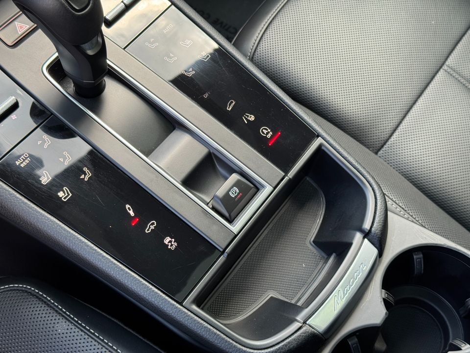 2023 Porsche Macan T