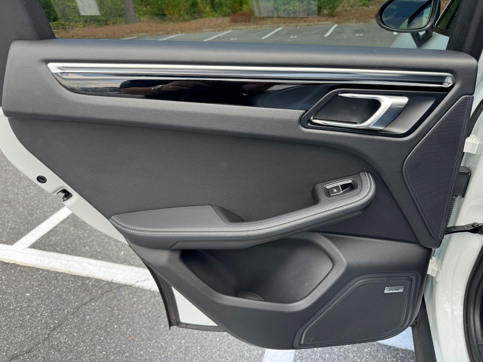 2023 Porsche Macan T