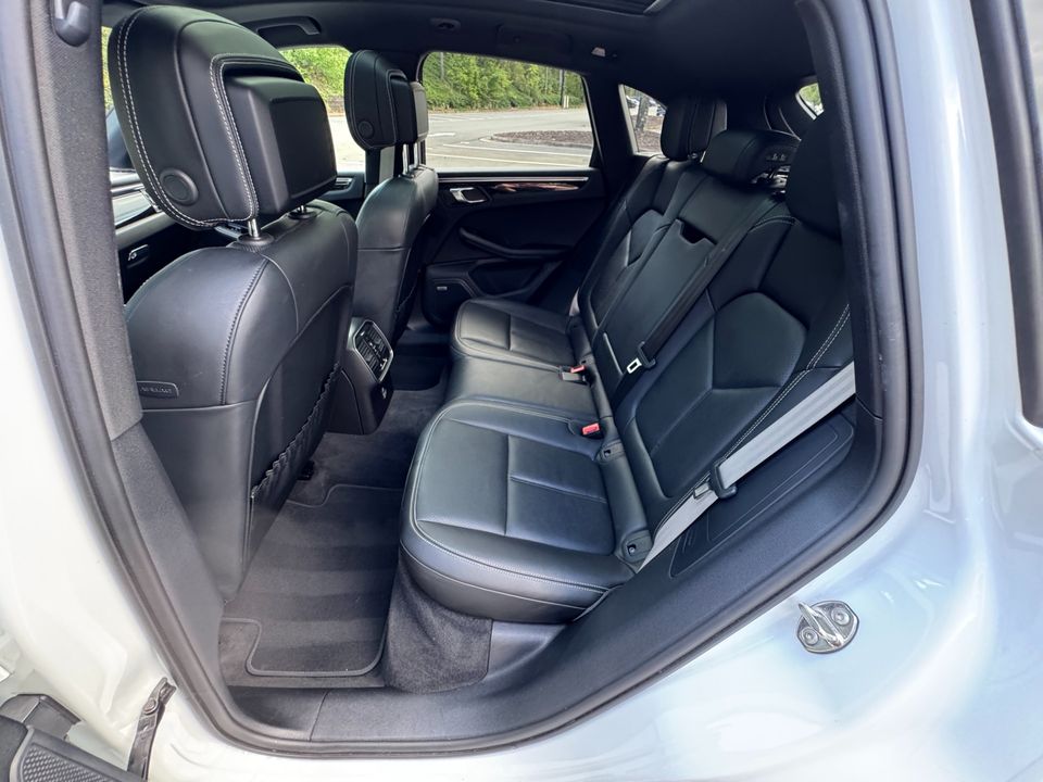 2023 Porsche Macan T