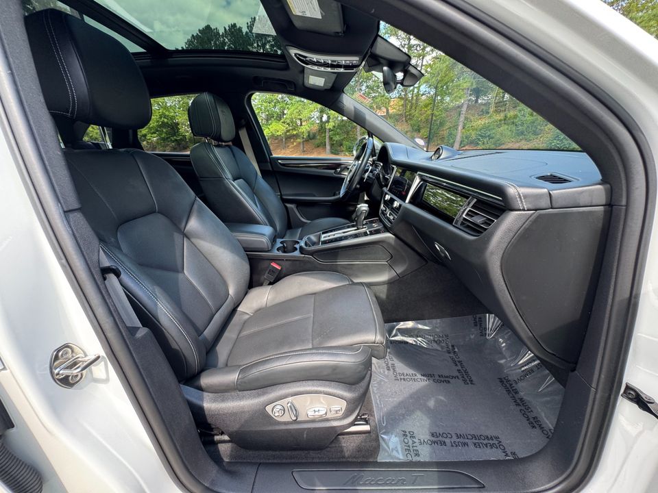 2023 Porsche Macan T