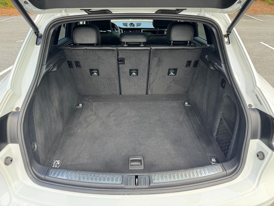 2023 Porsche Macan T