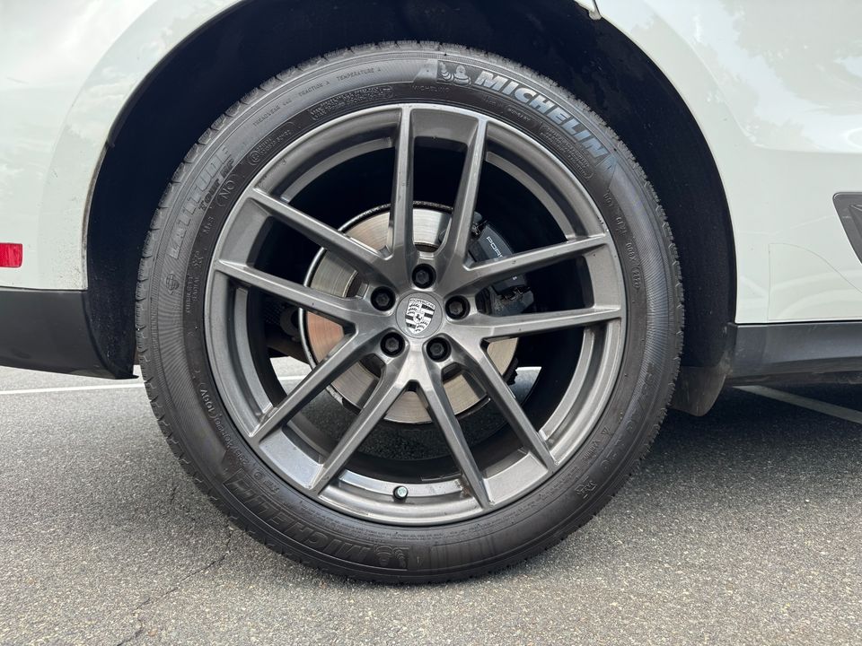 2023 Porsche Macan T