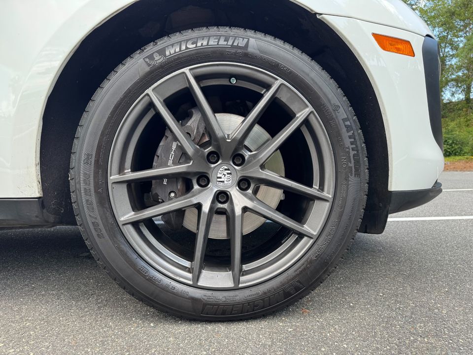 2023 Porsche Macan T